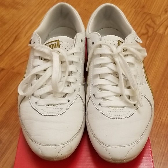💞Sold💞 Puma Sneakers in White/Metallic Gold - Picture 2 of 6